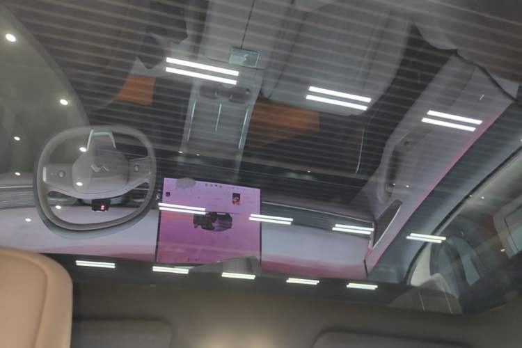 Used ONVO L60 2024 60 kWh Rear-Drive Version Headliner