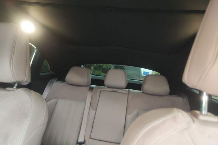 Used ONVO L60 2024 60 kWh Rear-Drive Version Headliner