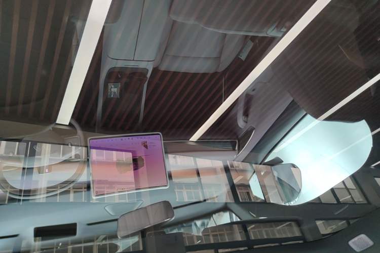 Used ONVO L60 2024 60 kWh Rear-Drive Version Headliner