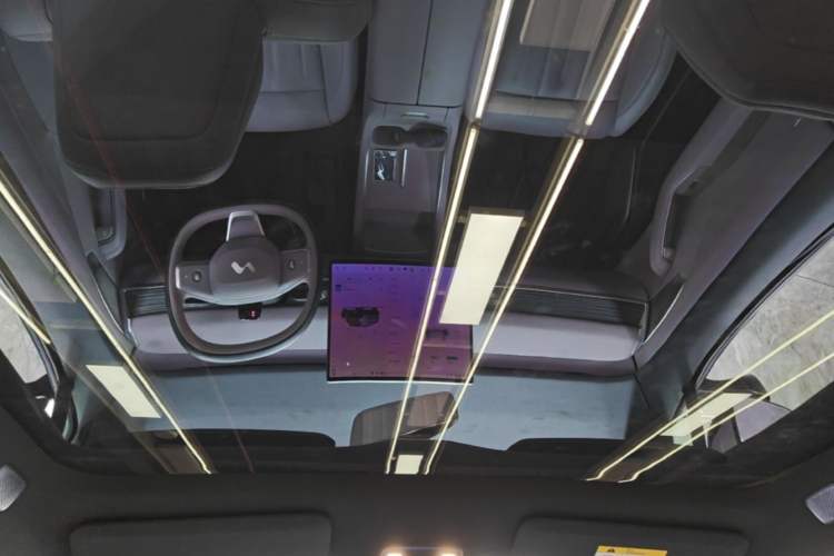 Used ONVO L60 2024 60 kWh Rear-Drive Version Headliner