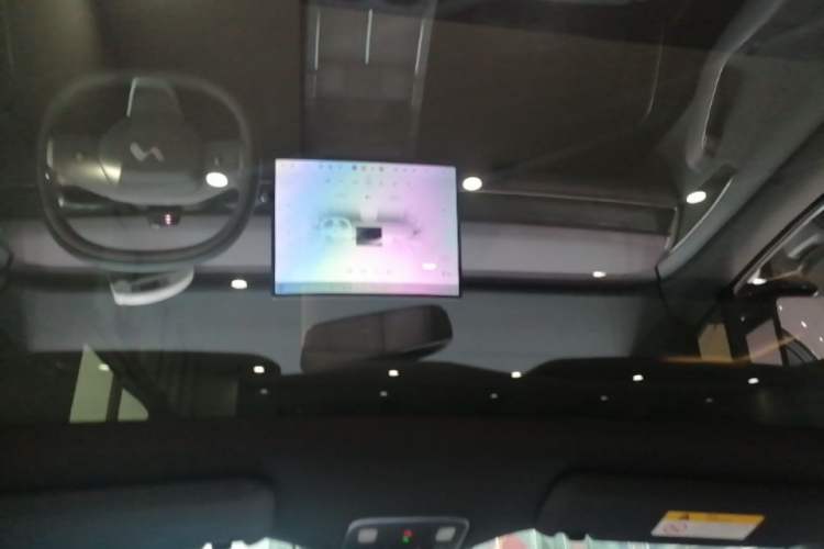 Used ONVO L60 2024 60 kWh Rear-Drive Version Headliner