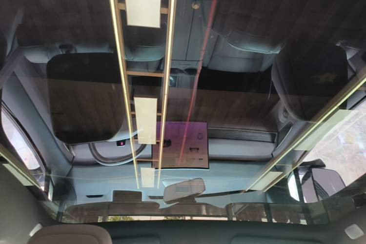 Used ONVO L60 2024 60 kWh Rear-Drive Version Headliner