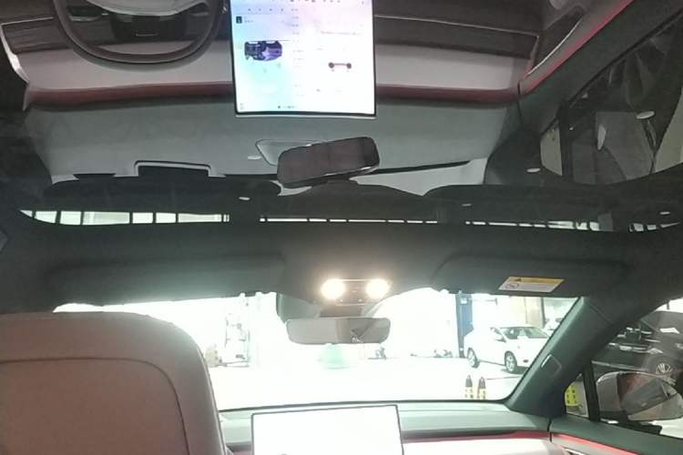 Used ONVO L60 2024 60 kWh Rear-Drive Version Headliner