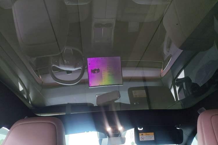 Used ONVO L60 2024 60 kWh Rear-Drive Version Headliner