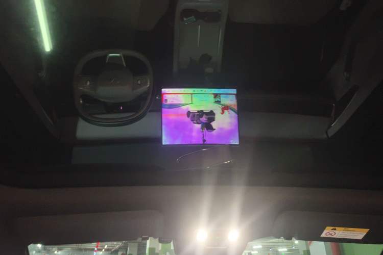 Used ONVO L60 2024 60 kWh Rear-Drive Version Headliner