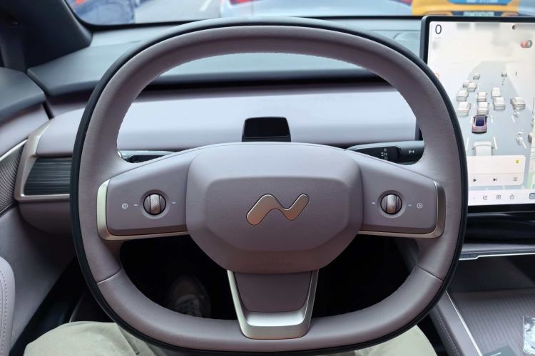 Used ONVO L60 2024 60 kWh Rear-Drive Version Interior 1