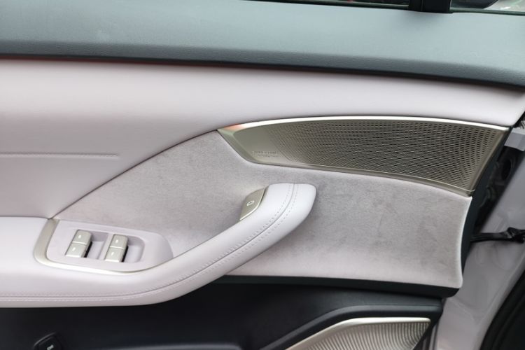 Used ONVO L60 2024 60 kWh All-Wheel Drive Interior 10
