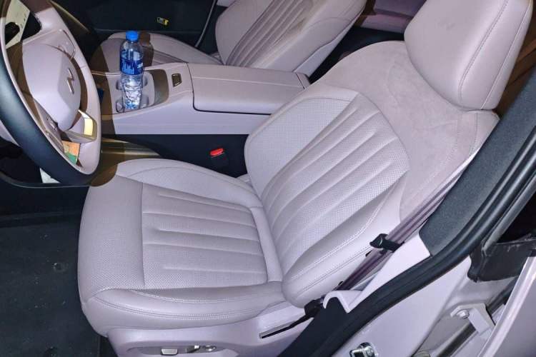 Used ONVO L60 2024 60 kWh Rear-Drive Version Interior 2