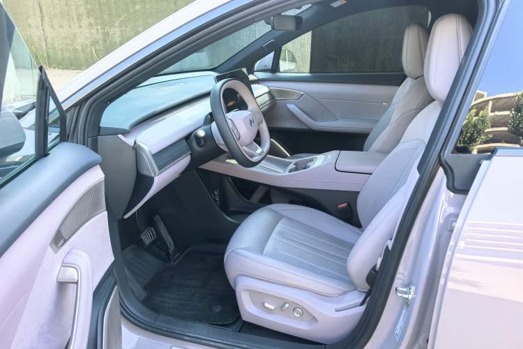Used ONVO L60 2024 60 kWh Rear-Drive Version Interior 2