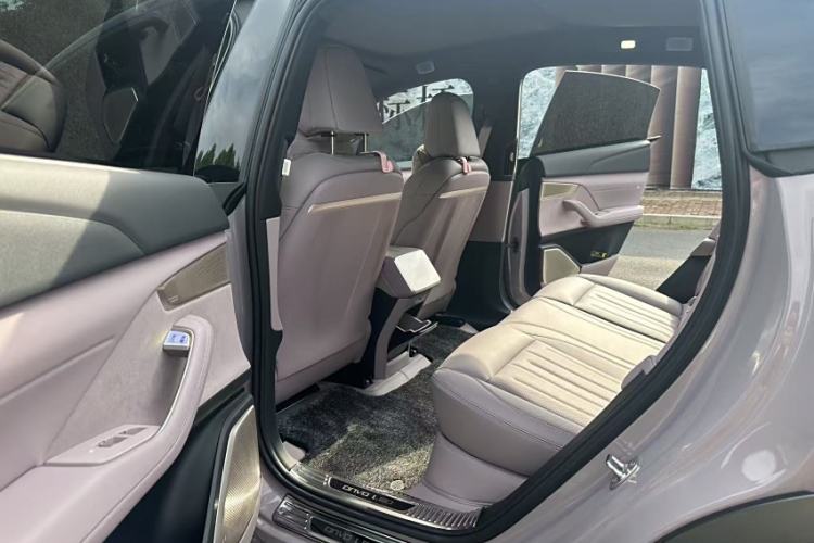 Used ONVO L60 2024 60 kWh Rear-Drive Version Interior 3