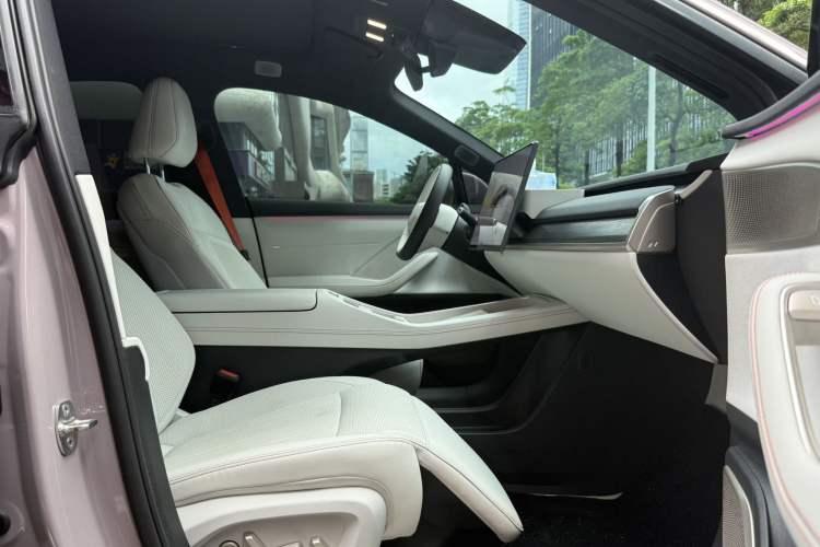 Used ONVO L60 2024 60 kWh Rear-Drive Version Interior 3