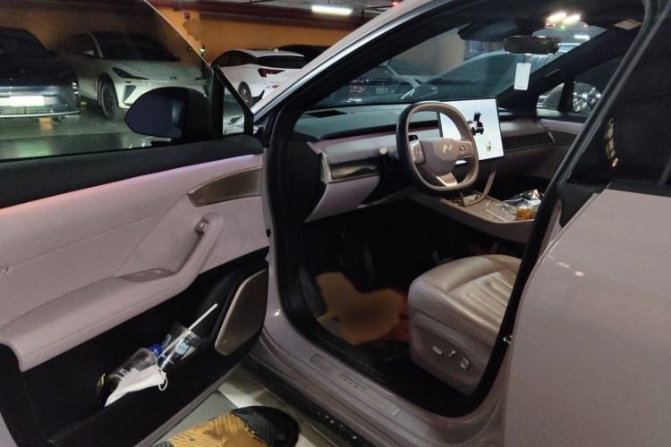 Used ONVO L60 2024 60 kWh All-Wheel Drive Interior 3