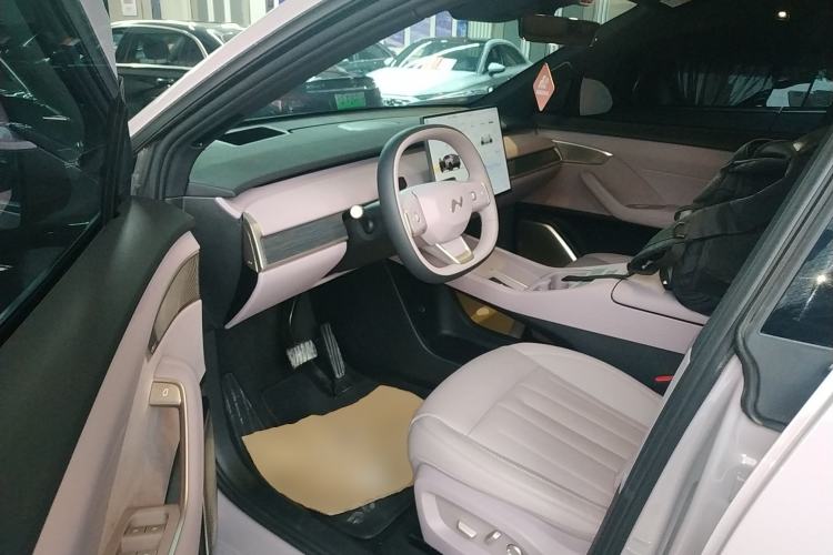 Used ONVO L60 2024 60 kWh Rear-Drive Version Interior 3