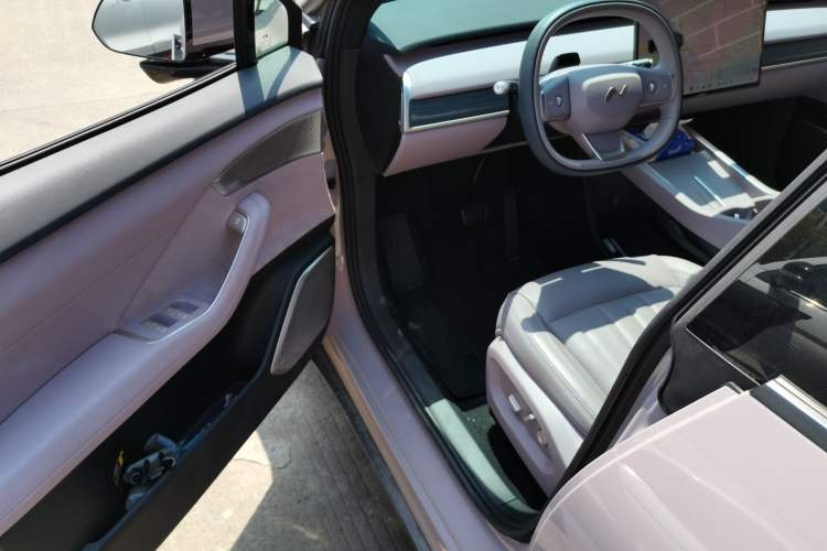 Used ONVO L60 2024 60 kWh Rear-Drive Version Interior 3