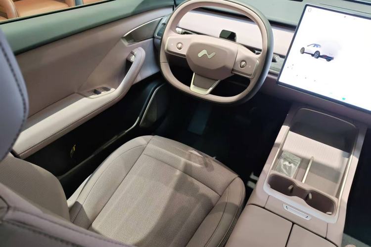 Used ONVO L60 2024 60 kWh All-Wheel Drive Interior 3