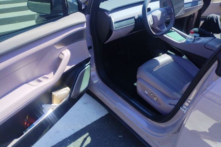 Used ONVO L60 2024 60 kWh All-Wheel Drive Interior 3