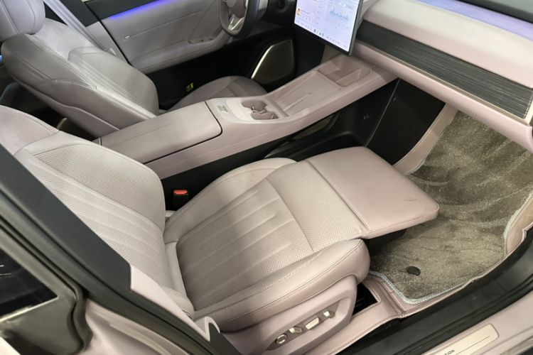 Used ONVO L60 2024 60 kWh Rear-Drive Version Interior 4