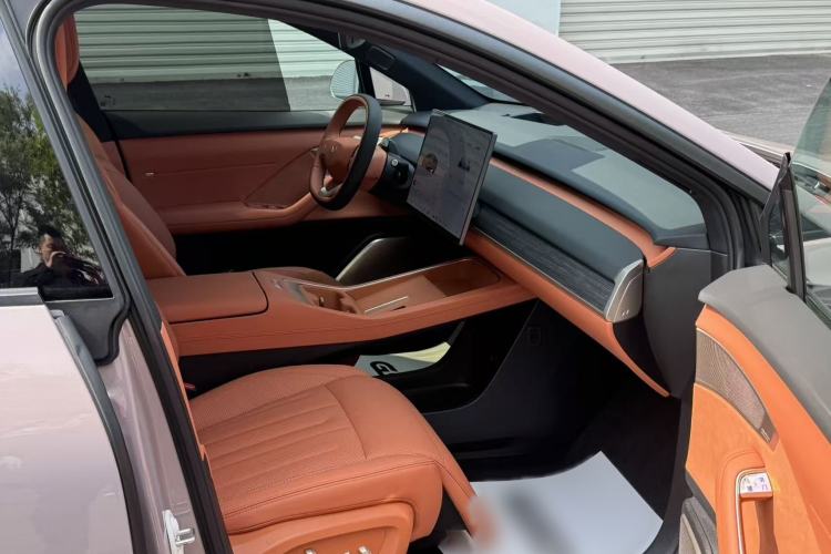 Used ONVO L60 2024 60 kWh Rear-Drive Version Interior 4
