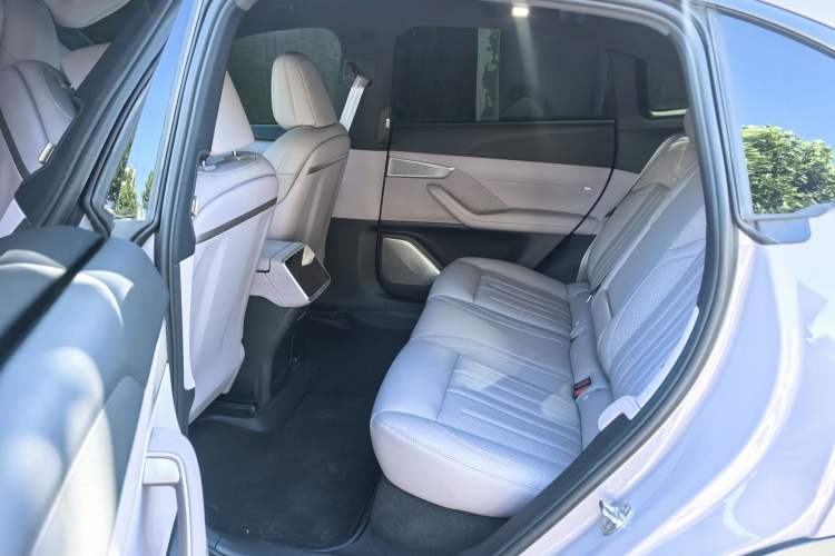 Used ONVO L60 2024 60 kWh Rear-Drive Version Interior 4