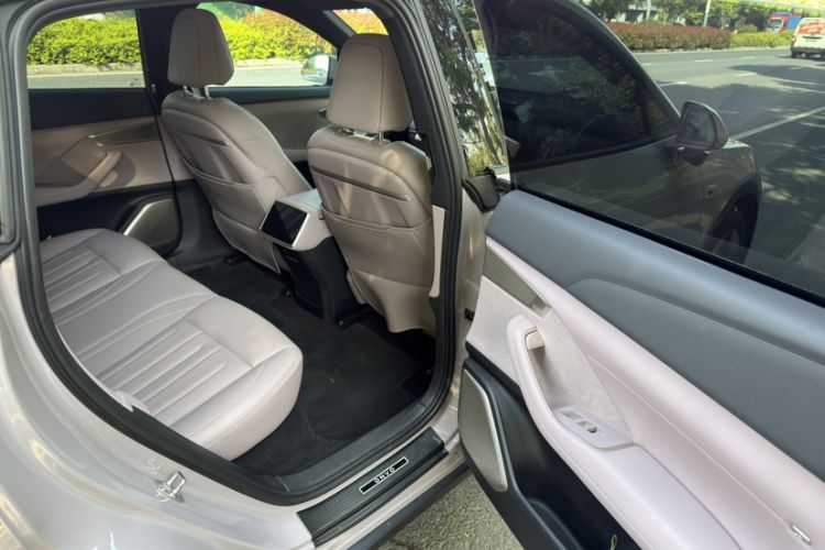 Used ONVO L60 2024 60 kWh Rear-Drive Version Interior 4