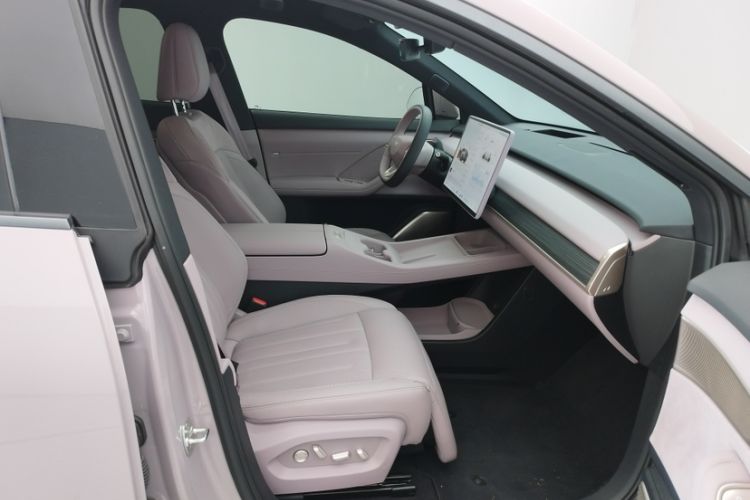 Used ONVO L60 2024 60 kWh Rear-Drive Version Interior 5
