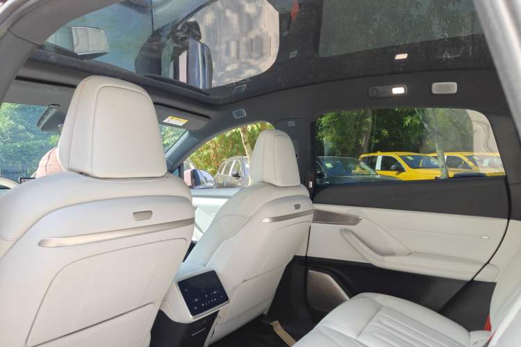 Used ONVO L60 2024 85 kWh Rear-Drive Version Interior 5