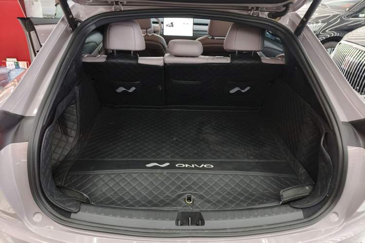 Used ONVO L60 2024 60 kWh Rear-Drive Version Interior 6
