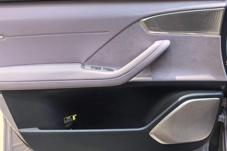 Used ONVO L60 2024 60 kWh All-Wheel Drive Interior 6