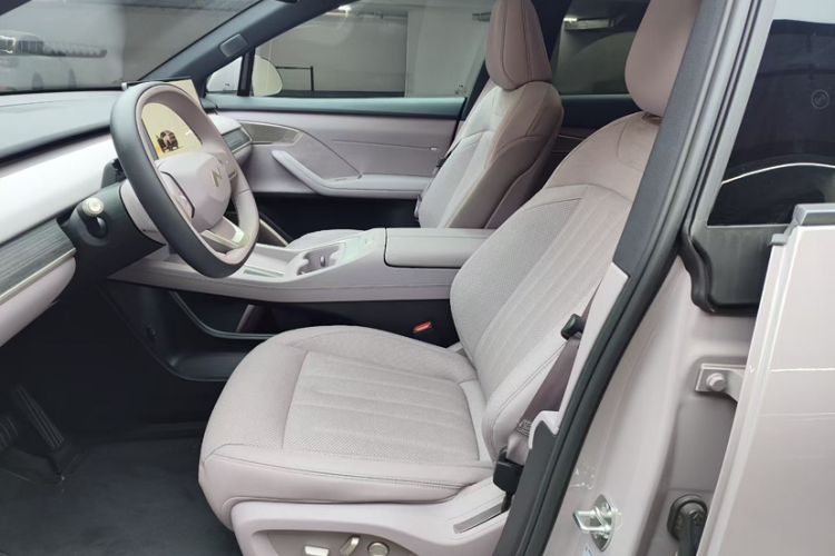 Used ONVO L60 2024 60 kWh All-Wheel Drive Interior 8