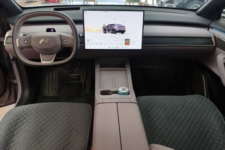 Used ONVO L60 2024 60 kWh Rear-Drive Version Interior 9