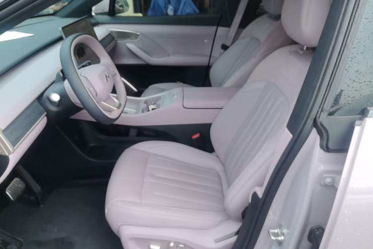 Used ONVO L60 2024 60 kWh Rear-Drive Version Left Front Seat