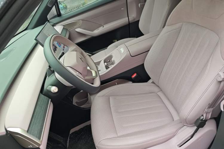 Used ONVO L60 2024 60 kWh Rear-Drive Version Left Front Seat
