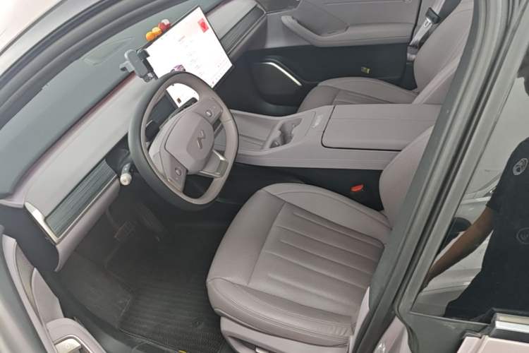 Used ONVO L60 2024 60 kWh Rear-Drive Version Left Front Seat