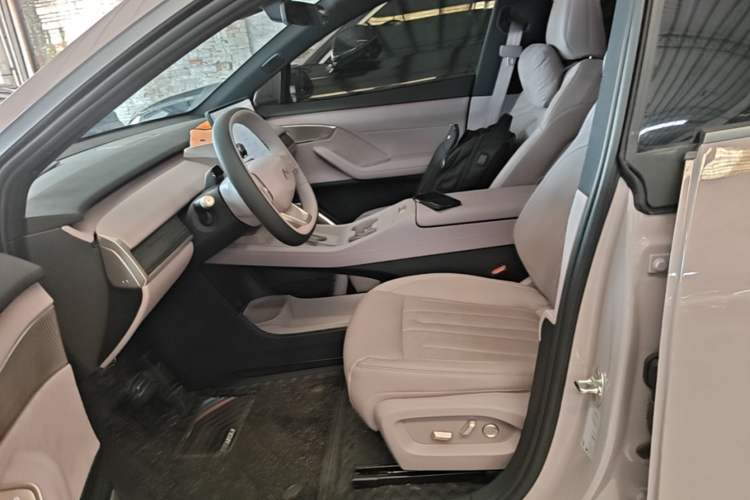 Used ONVO L60 2024 60 kWh Rear-Drive Version Left Front Seat