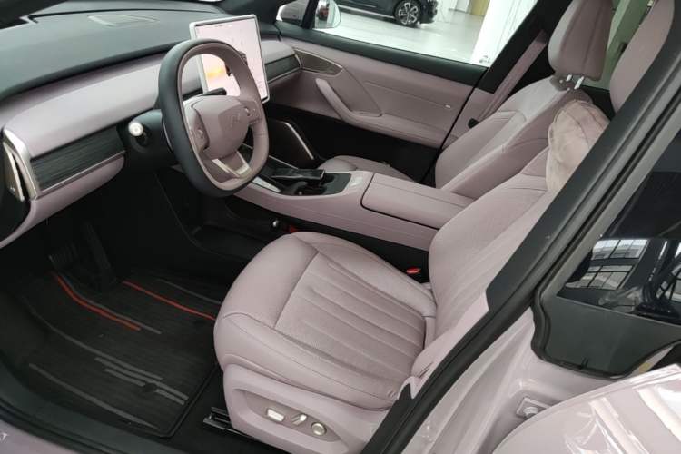 Used ONVO L60 2024 60 kWh Rear-Drive Version Left Front Seat