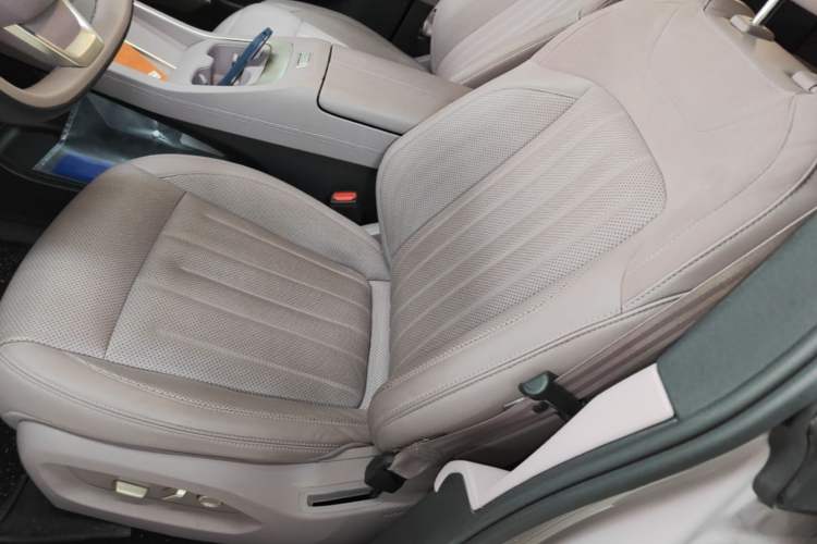 Used ONVO L60 2024 60 kWh Rear-Drive Version Left Front Seat