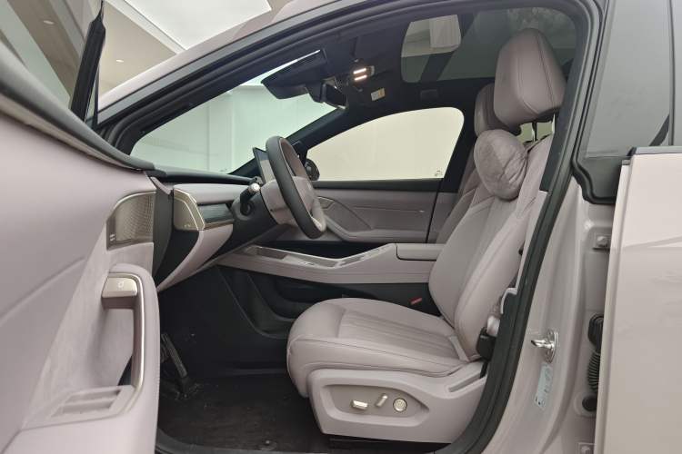 Used ONVO L60 2024 60 kWh Rear-Drive Version Left Front Seat