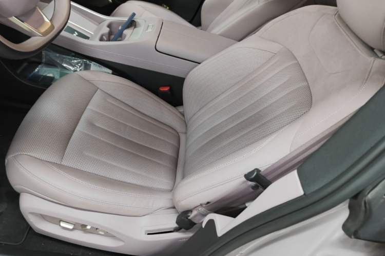 Used ONVO L60 2024 60 kWh Rear-Drive Version Left Front Seat