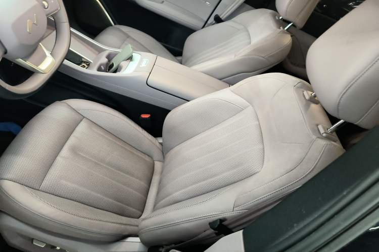 Used ONVO L60 2024 60 kWh Rear-Drive Version Left Front Seat