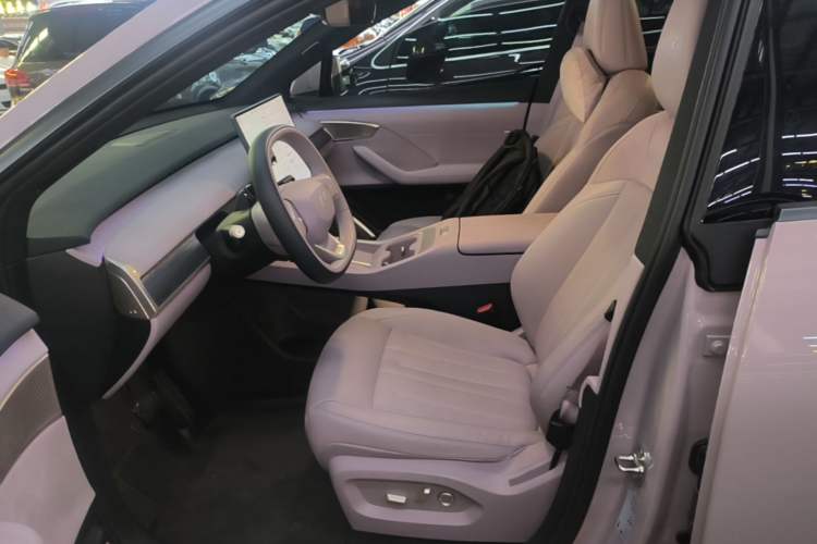 Used ONVO L60 2024 60 kWh Rear-Drive Version Left Front Seat
