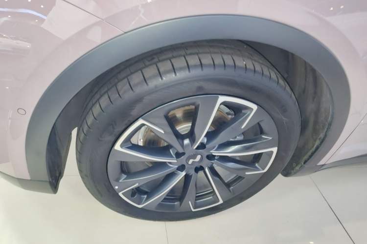 Used ONVO L60 2024 60 kWh All-Wheel Drive Left Front Wheel Hub