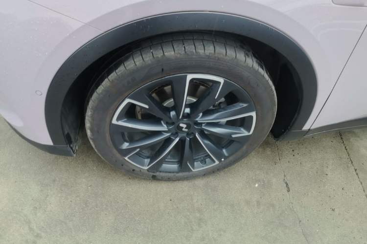 Used ONVO L60 2024 60 kWh Rear-Drive Version Left Front Wheel Hub