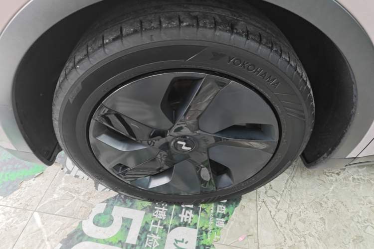 Used ONVO L60 2024 60 kWh Rear-Drive Version Left Front Wheel Hub