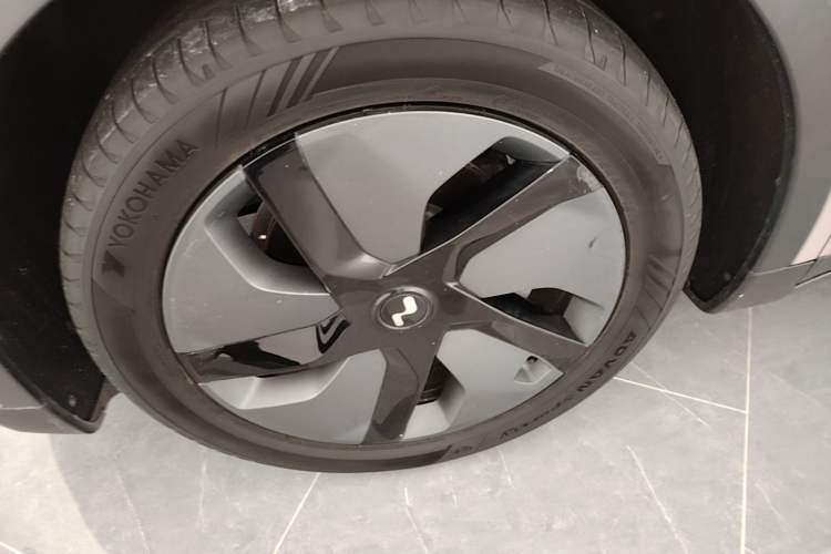 Used ONVO L60 2024 60 kWh Rear-Drive Version Left Front Wheel Hub