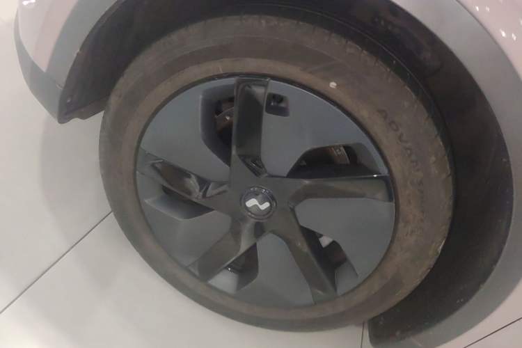 Used ONVO L60 2024 60 kWh Rear-Drive Version Left Front Wheel Hub