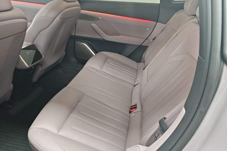 Used ONVO L60 2024 60 kWh Rear-Drive Version Left Rear Seat