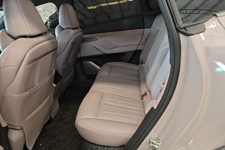Used ONVO L60 2024 60 kWh Rear-Drive Version Left Rear Seat