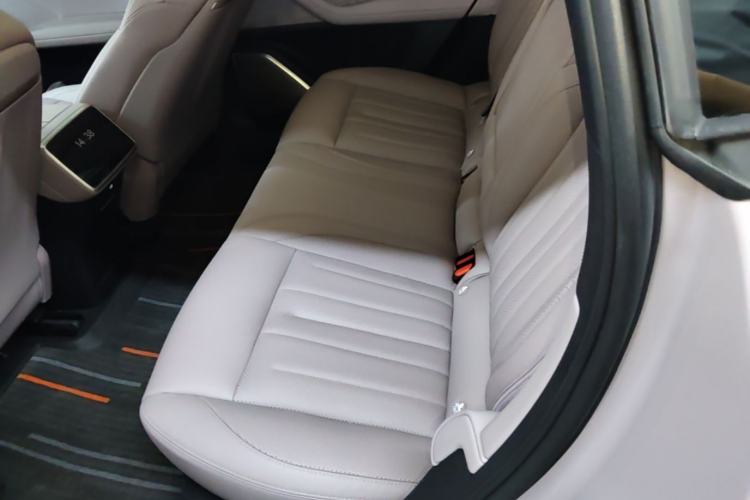 Used ONVO L60 2024 60 kWh Rear-Drive Version Left Rear Seat