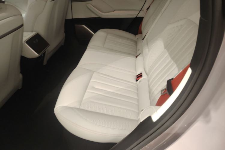 Used ONVO L60 2024 60 kWh All-Wheel Drive Left Rear Seat