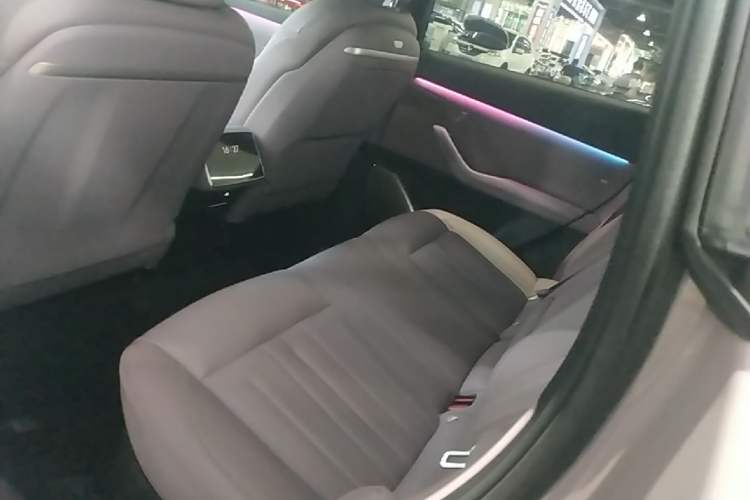 Used ONVO L60 2024 60 kWh Rear-Drive Version Left Rear Seat